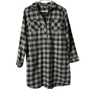 Eddie Bauer Women’s Black and Grey Plaid Tunic Shirt Sz 10